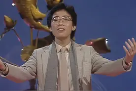 1984年#张明敏 在#春晚 唱的这首#我的中国心 你听了是否依然热血澎湃！#春晚歌曲#经典老歌视频封面