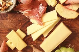 终于有人把奶酪说明白了！ #奶酪 #芝士 #奶酪科普视频封面