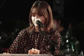 我看着你背影想开口 #我看着你背影想开口