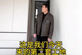 一门到顶的柜子和分段式柜子 全屋定制一门通顶、 和分段式衣柜的区别、  储物分明不加拉直器隐形拉手非常极简。#全屋订制 #装修知识 #分段式衣柜设计 #一门到顶 #延安kk美学全屋定制超市