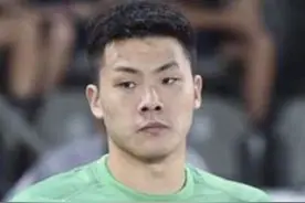 十年前王大雷飞天遁地，国足战胜巴拉圭！十年后他主动担起责任！视频封面