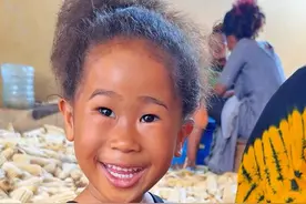 非洲的花生成熟了，今天把花生都挖回来，祝大家都好事花生视频封面