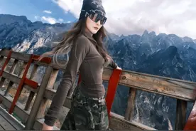 有我这样的摄影领队 你还怕不出片吗#户外徒步登山 #虎跳峡 #虎跳峡人生照片 #带队日常 #爬山要这样拍才够酷视频封面