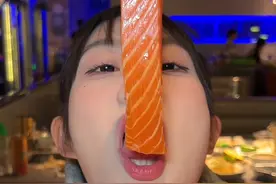 万人血书奔海海鲜自助！给服务员上上强度！老板居然…#海鲜自助 #自助餐 #大口吃肉 #妈呀太香了视频封面
