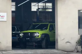 这个绿色坦克很特别#硬派越野 #越野车改装 #坦克300视频封面