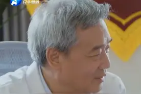 河南，女子嗓子嘶哑，难受得说不出话，喉咙像贴了个树叶子，老中医一针下去，几秒钟后女子开口说话？！“疗效快到以为是装的”。#常识中国