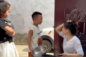 这熊孩子绝对是亲生的……真是意想不到#熊孩子系列 #原谅我不厚道的笑了 #坑妈的娃 #一定要看完视频封面