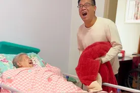 都说养儿养女可以防老，天凉了，给妈妈加个垫子，顺便给她换下床单#记录真实生活#脑梗#百善孝为先#陪伴是最大的幸福#照顾老人视频封面