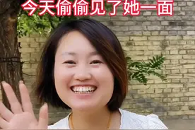 十年前分开的初恋，知道我回来了，非要见一面，看到她的那一刻，我再次沦陷了，想当初要不是父母反对，我们孩子都应该有了吧，她依旧漂亮，可当看到她的那一刻，我明白回不去了#情感 #初恋 #说不出的心酸 @抖音短视频 @DOU+上热门视频封面