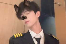 力气不够 表情来凑 #这才是猛男该跳的舞蹈 #制服 #扭一扭 #男高中生视频封面