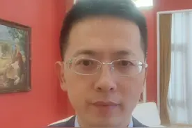 金通灵普通代表人案启动 律师提示最新索赔条件 我是厉健律师，曾经代理股民告赢100多家上市公司并获赔，今天聊聊金通灵股民索赔案，为什么索赔？索赔条件？索赔进展？提供什么资料？  一、股民为什么索赔？2024年1月3日，金通灵（代码：300091）发布《关于收到<行政处罚决定书>的公告》。 根据《证券法》，亏损股民可以依法起诉金通灵索赔。 二、索赔条件？ 暂定：1、在2018年4月26日至2023年4月27日期间买入金通灵股票，并在2023年4月27日收盘持有该股票的受损股民，可以索赔； 2、在2018年4月26日至2023年6月27日期间买入金通灵股票，并在2023年6月27日收盘持有该股票的受损股民，可以索赔。 能否获赔、赔偿多少以法院认定为准。 三、索赔进展? 2024年12月16日晚，金通灵发布公告称公司收到南京中院《民事裁定书》，裁定适用普通代表人诉讼程序审理本案。 四、提供什么资料？ 股民先去证券公司打印对账单、开户查询单，提交给律师审核，根据律师回复情况，再决定是否参加索赔。 更多股票索赔，请关注厉健律师。#金通灵 #股票索赔律师厉健  #股民视频封面
