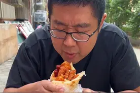 我为大饼夹一切发声！ #大饼夹一切 #大饼夹炸串 #炸串 #天津美食 #攒一套