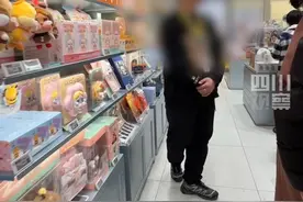 2月4日，#哪吒2爆火带动周边卖断货 ：哪吒敖丙CP成“断货王”。哪吒不仅是魔童，更是新年“带货顶流”。视频封面