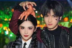 挑战在NPC面前亲亲～#万圣节 #李心艾 #星河计划 #欢乐谷视频封面