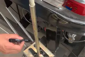 柴油自卸三轮车，三进一退档位操作简单#柴油自卸翻斗三轮车 #翻斗自卸车 #工地三轮车视频封面