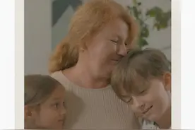 只是因为一袋牛奶，竟让小孩找到了失散多年的奶奶#国外剧情