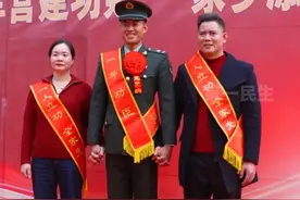 本科毕业入伍不到1年立一等功！覃文旭夺得国际军体第12届水上救生世锦赛男子90米沙滩跑项目冠军，这是我军在该项目上的首枚金牌，实现“零的突破”！视频封面