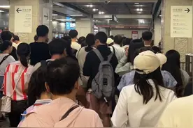 9月30日，西安地铁线网客流492.8万人次！客流再创新高！#西安地铁 #陕西dou知道 #挤地铁 #破纪录视频封面