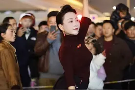 #民族舞蹈舞出民族特色 #锅庄舞 #罗马广场