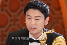 #雷佳音16岁就爱上电影了 #雷佳音 说自己16岁初中毕业之后不知道要干什么，被第五届金鸡奖最佳男主角吕晓禾选中，从那个时候拿金鸡奖就是他的梦想了 #雷佳音金鸡奖最佳男主角 #在抖音看金鸡视频封面