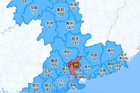 广州局集团是客流量最大的铁路公司之一，广州南站更是国内客流量最大的高铁站。广州局集团也称广铁集团，由于对管内部分线路具有自主定价权，由广铁集团担当的车次票价要高于其它铁路局车底担当的车次，所以被大家调侃为“抢铁集团”。 #内容启发搜索 #广州局 #广铁集团 #顾与南 #高铁视频封面