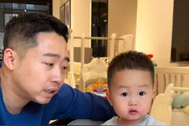 你们也看到了，实属孩子自发行为，打小就孝顺 #小由由 #你想来一块羊尾由嘛 #90后带娃视频封面