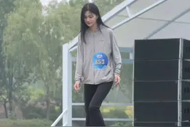 结果不重要，开心最重要！！!#内容启发搜索#极限运动 #泳池拍摄#男生女生向前冲 #仙女都在玩水视频封面
