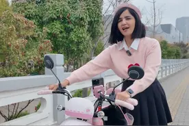 外国女孩买了才三个月的中国电动车，竟然出了大毛病！维修也是一波三折#电动车维修 #外国人在中国 #波斯美女 #老外说中文视频封面