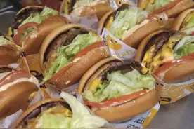 芝士牛肉汉堡制作过程！🍔😋🔥#街头美食视频封面