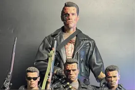 PRESENT TOYS终结者T800战损版兵人测评#终结者 #阿诺施瓦辛格 #兵人 #手办视频封面