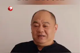 朱大力在饭桌上跟张善亚谈离婚分家事宜，突然中风倒下，倒下之前，朱大力用最后一丝力气，在纸上写了“对不起”三个字。#电视剧小日子#萨日娜 #东方卫视小日子视频封面