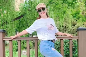 几个好看又简单的护栏拍照我教你，喜欢就学起来吧#一学就会系列 #拍照姿势 #户外自拍