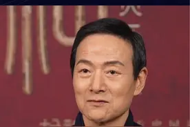 #吴兴国回应闻太师被网友玩梗 #封神第一部 上映后彩蛋里的闻太师被网友玩梗，演员#吴兴国 看到后有种“闭门家中坐，福从天上来”的感受。#封神第二部视频封面