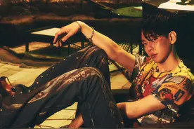 边伯贤solo回归质量好高 #娱乐 #娱乐评论大赏 #kpop #边伯贤视频封面