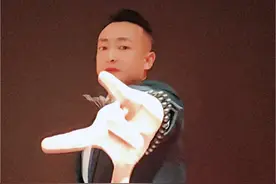 Doinb VS Rookie 终于官宣了，双向奔赴，NIP电子竞技俱乐部官宣：自由人中路选手Doinb将正式加入战队，Doinb目标则是进世界赛。Doinb与Rookie的中路对决将会成为LPL第一赛段的焦点之一呢，让我们敬请期待吧！#NIP官宣Doinb加入 #Doinb想进世界赛 #doinb #nip #rookie视频封面