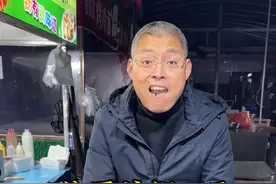 3份蛋炒饭14元 #谁吃谁知道 #蛋炒饭的神仙做法 #寻味路边摊的人间烟火 #蛋炒饭 #街边小吃视频封面