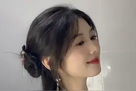 扁头狂喜的新中式侧盘发❤️手残党放心学～ #汉服发型 #过年发型 #发簪盘发 #新中式发型 #古风编发