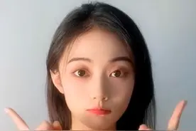 抖音美女小璐来了#这谁顶得住啊 #大长腿 @创作灵感小助手