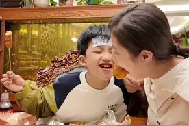 真不该让婆婆生这小叔子、生病了我丢下自己的孩子买了他爱吃的东西去看他，临走的时候小叔子又搂又抱的 ，还以为是不舍呢，结果尴尬了😅#内容过于真实#看一遍笑一遍#叔嫂日常#双11在抖音商城买什么 #抖音商城双11好物节@抖音短视频 @DOU+小助手视频封面