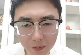 奇文共赏，梅西粉丝一起来看看罗粉做的短视频吧。生动演绎了什么叫做一厢情愿和厚脸皮。#梅西 #c罗 #世界杯 #足球 #阿根廷视频封面