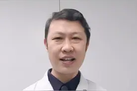 被猫狗抓伤后要不要接种狂犬疫苗#被猫咬了会得狂犬病吗 #被猫抓伤一点要打疫苗吗 #被猫狗抓伤怎样处理 #被猫抓伤 #育儿视频封面