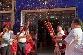 陆川高端品牌铁锅“姑婆木兰”入驻来宾，祝强姐生意兴隆财源广进视频封面