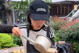 天气越热，绿豆沙越容易变质，跟我一起这样做，就不会了。 #我的摆摊日记 #绿豆沙 #夏日解暑绿豆冰沙 #适合夏日摆地摊的饮品推荐 #冰块降温