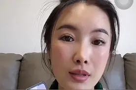 #合肥银泰中心LV事件 前原配最新直播回应表示:自己没有做错。整整被网暴了一个月。还招三姐威胁。人性的三观真的太可怕了。希望大家理性看待。#银泰LV柜姐事件 #重启向上 #理性吃瓜 #不造谣不信谣不传谣视频封面
