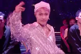 报告！台台帮@张艺兴 申请挑战#呱呱呱舞 #踩点 #张艺兴 #挑战