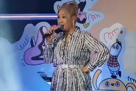 #郑欣宜 是已故主持人沈殿霞与郑少秋所生女儿，今年36岁。此前被传郁抑症失踪两个多月离世！#郑欣宜最新消息视频封面