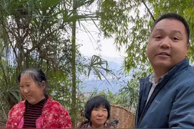 农村遍地都是宝，这种野生的折耳根，看看一天究竟能挖多少？#折耳根视频封面