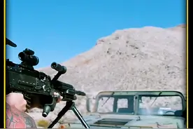 据说没子弹能打穿悍马防弹玻璃，是真是假一试便知#万物皆可挂闲鱼 #军事科普 #军事爱好者视频封面