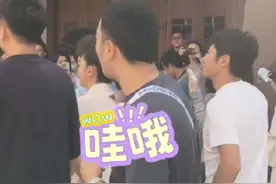 近日，绍兴又有明星来打卡了，撒贝宁、尼格买提、惠英红等人亮相上虞曹娥里十三弄。最近来录节目的人很多啊。#名人 #明星 #录制现场 #现场直击 #绍兴视频封面