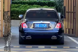 在深圳湾一号门口一辆辆豪车从那奢华的大门内缓缓驶出。每天经过这里，都能感受到金钱的力量，土豪的世界我们不懂啊！😏#街拍豪车 #路人视角 #豪车 #豪宅视频封面